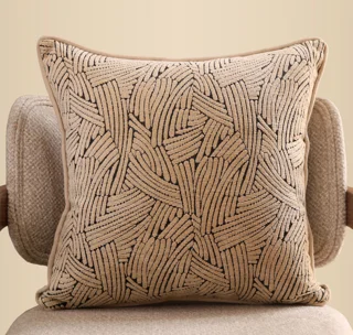 کاور کوسن کرم مشکی طرح هندسی